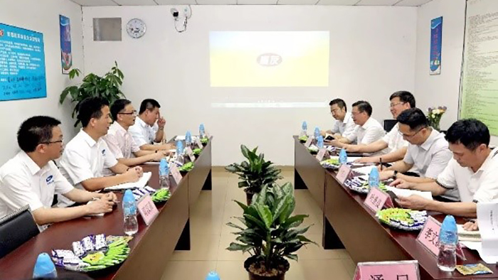 石碣镇委书记来访广东J9九游会AG真人官网有限公司