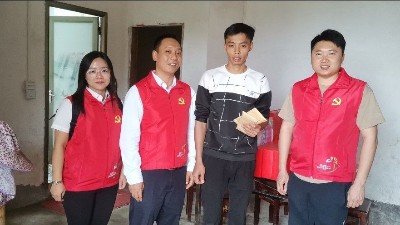 嘉人力所能及献爱心，接力困难员工携手共济